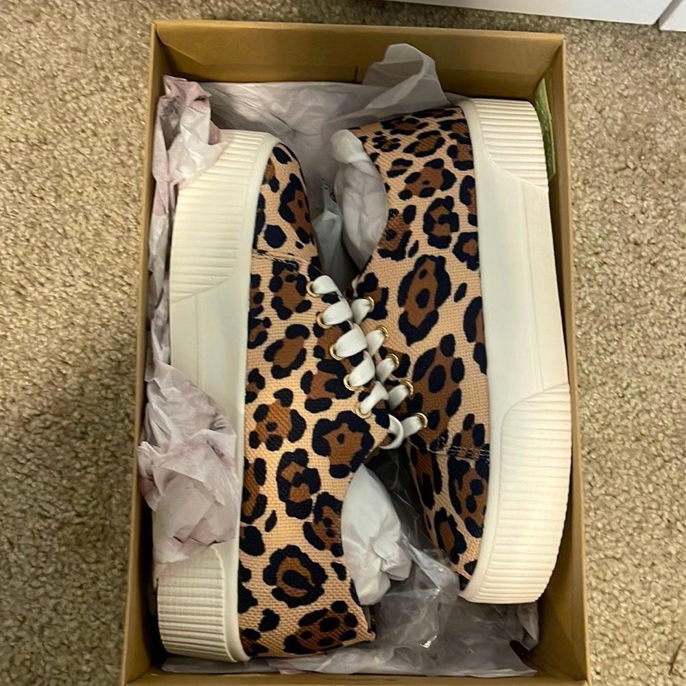New Jessica Simpson leopard print sneakers. Size 7.5.